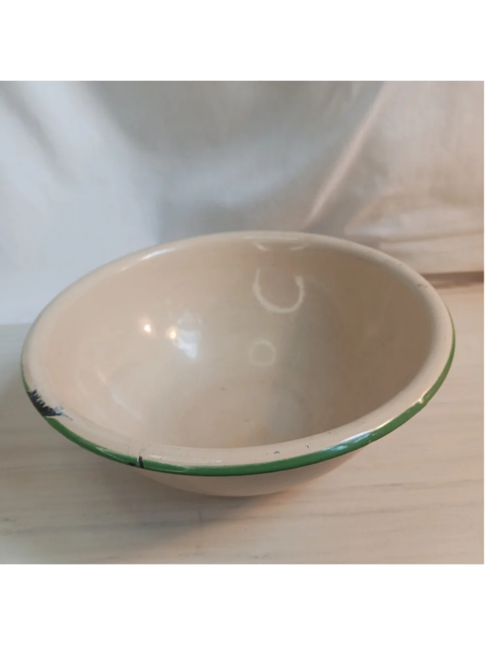 VTG Beige W/Green Trimmed Enamelware Bowl 9